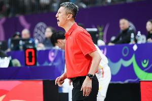 媒体人:中国男篮只有12名球员前往韩国 其他球员回北京继续训练