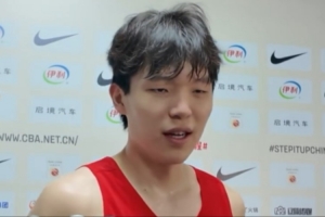 杨瀚森:通过训练磨合一起在场上打出默契 今天晚上全力去拼