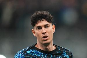 这…意媒:巴斯托尼与皮条客有3036条聊天记录,赛后找女孩去家里