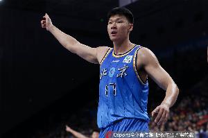 直播吧:首钢与同曦曾商讨范子铭换赵柏清+外援戴维斯优先续约权